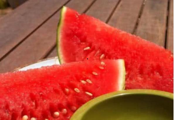 吃瓜撒点盐,揭秘娱乐圈的甜蜜与苦涩