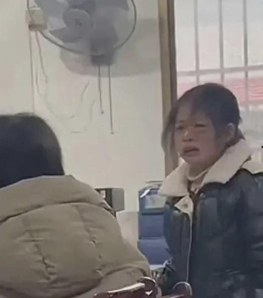 吃瓜白衣服本人,探寻吃瓜白衣服背后的故事