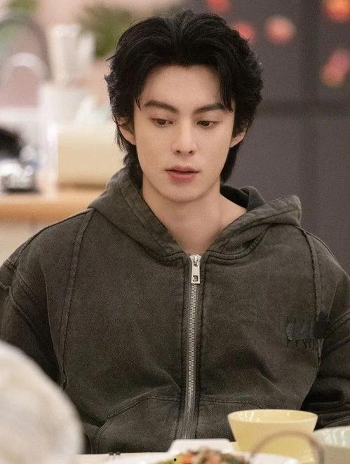 王鹤棣瓜吃瓜,揭秘娱乐圈的甜蜜与苦涩